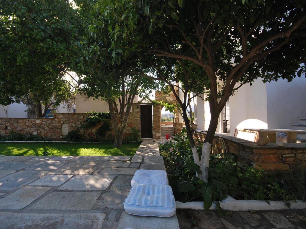 Romano Garden House - Land Tales Agios Romanos Phòng bức ảnh