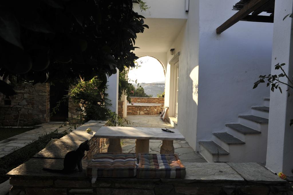 Romano Garden House - Land Tales Agios Romanos Phòng bức ảnh