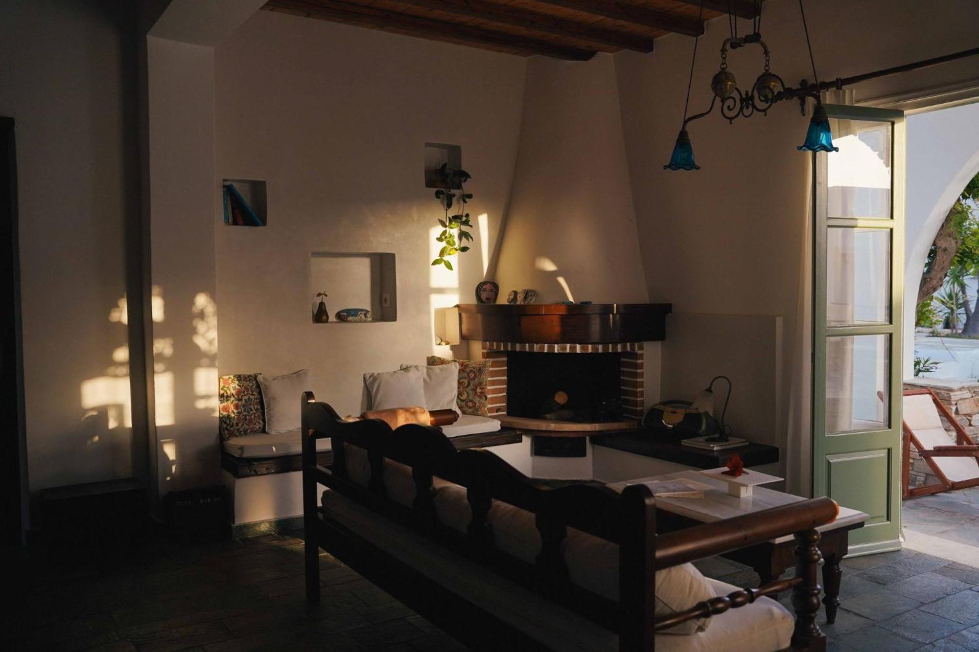 Romano Garden House - Land Tales Agios Romanos Ngoại thất bức ảnh