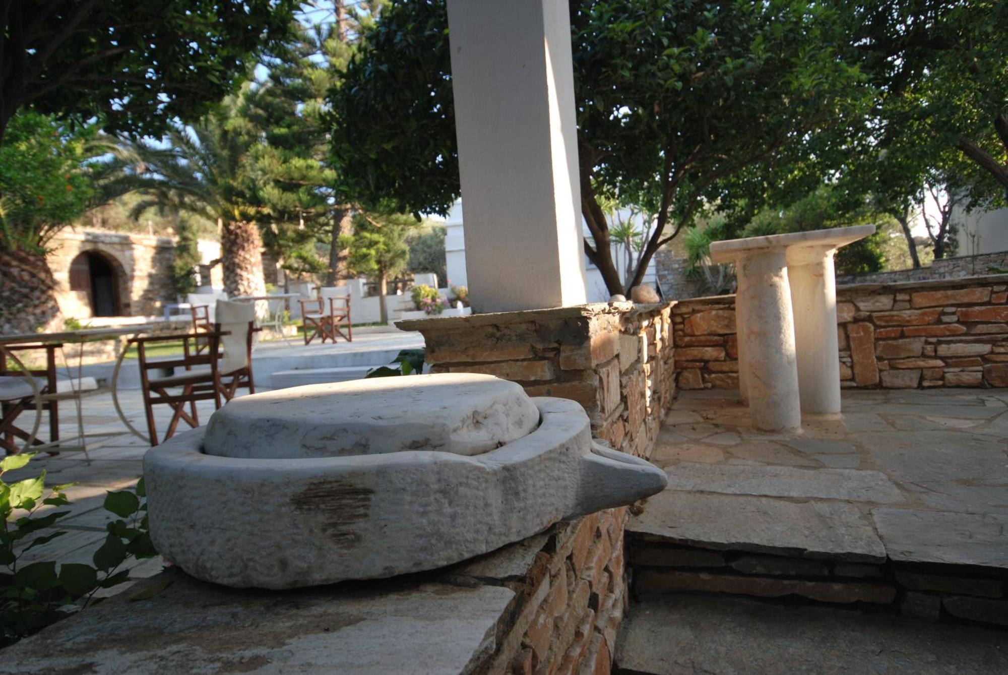 Romano Garden House - Land Tales Agios Romanos Ngoại thất bức ảnh